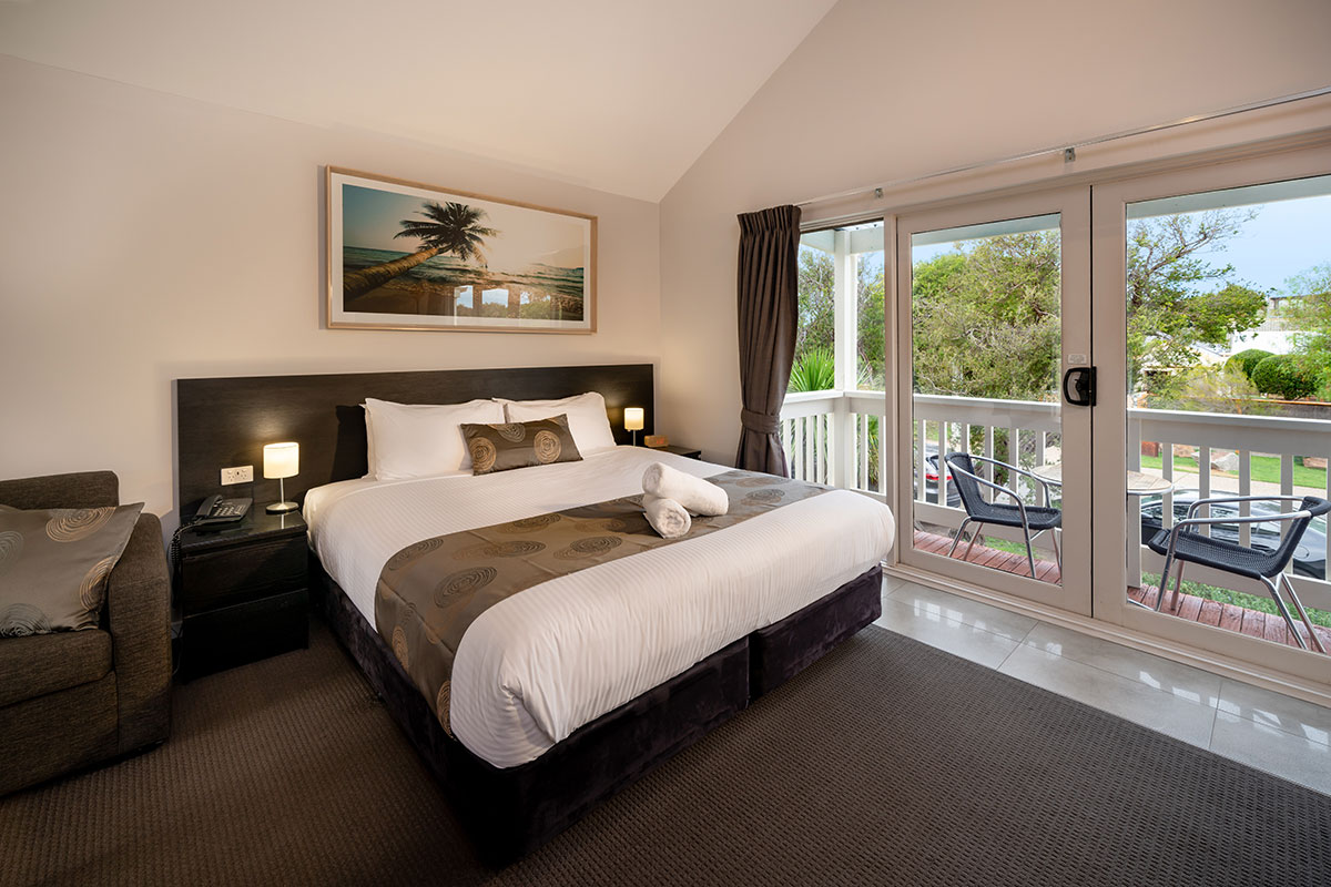 Luxury King Spa Studios